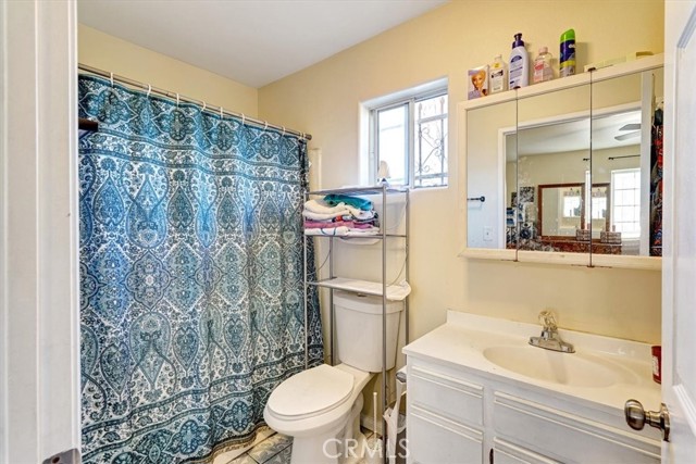 Detail Gallery Image 23 of 28 For 1258 N Wilmington Bld, Wilmington,  CA 90744 - 3 Beds | 2 Baths