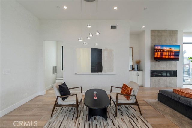 Detail Gallery Image 5 of 37 For 468 30th St, Manhattan Beach,  CA 90266 - 5 Beds | 5/1 Baths