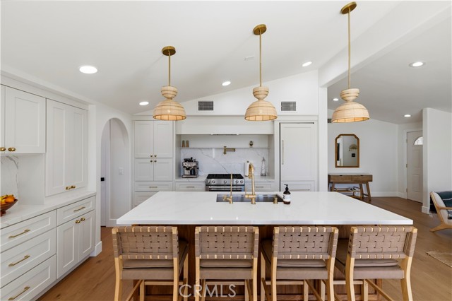 Detail Gallery Image 12 of 73 For 22510 Decoro Dr, Saugus,  CA 91350 - 4 Beds | 3 Baths