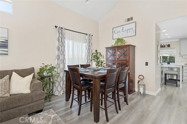 Detail Gallery Image 5 of 32 For 2601 W Meyers Rd, San Bernardino,  CA 92407 - 5 Beds | 3 Baths