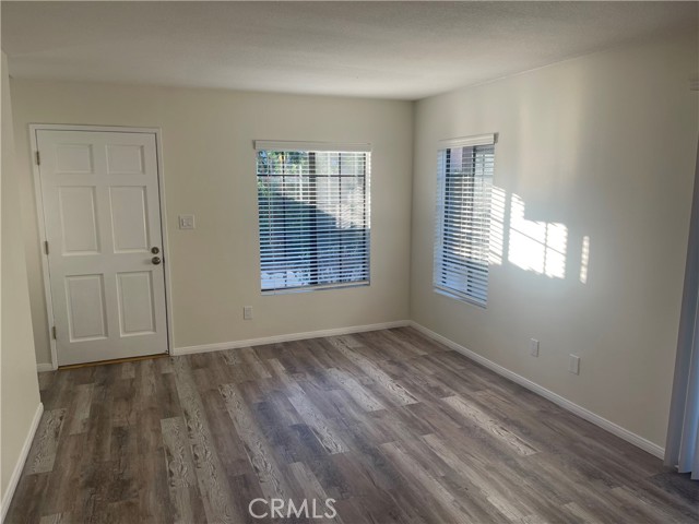 Detail Gallery Image 4 of 25 For 255 W 11th St #255,  Claremont,  CA 91711 - 2 Beds | 1/1 Baths