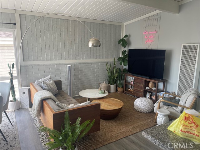 227 44th Street, Manhattan Beach, California 90266, 6 Bedrooms Bedrooms, ,3 BathroomsBathrooms,Residential,Sold,44th,SB23092091