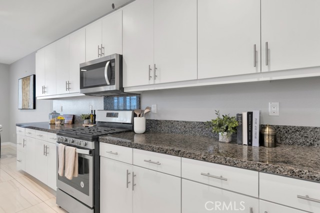 Detail Gallery Image 38 of 65 For 18348 Cachet, Canyon Country,  CA 91350 - 5 Beds | 5 Baths