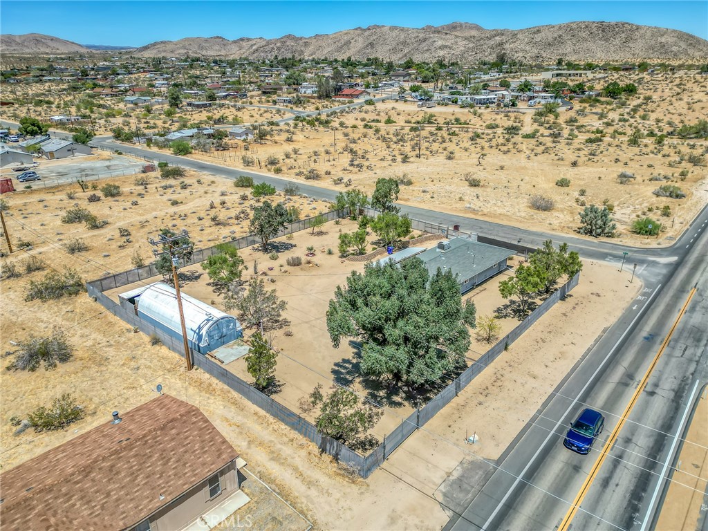 https://media.crmls.org/medias/a1167b77-e4f0-462e-93fc-25d376557744.jpg?preset=X-Large