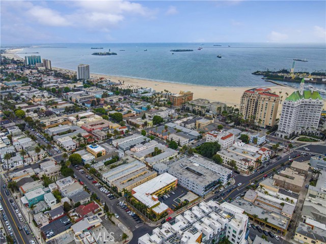 Detail Gallery Image 4 of 24 For 120 Alamitos Ave #17,  Long Beach,  CA 90802 - 1 Beds | 1 Baths