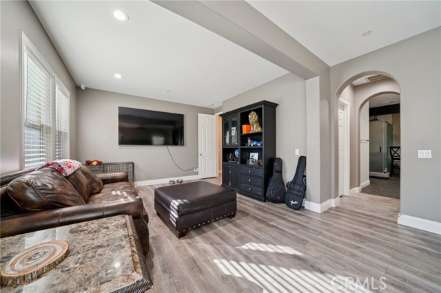 Detail Gallery Image 13 of 29 For 160 Friesian, Norco,  CA 92860 - 5 Beds | 3/1 Baths