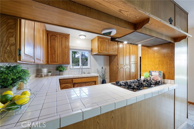 14673 Hawes Street photo 17