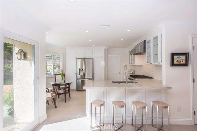 Detail Gallery Image 6 of 53 For 11 Wickland, Irvine,  CA 92620 - 4 Beds | 3 Baths