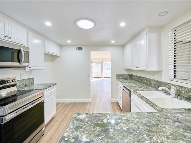 42206 Village 42 photo 4