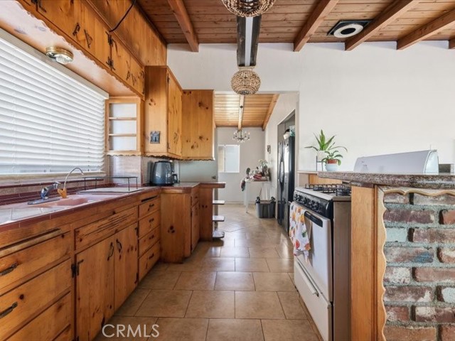 Detail Gallery Image 7 of 40 For 19876 Lodema Rd, Apple Valley,  CA 92307 - 3 Beds | 2 Baths