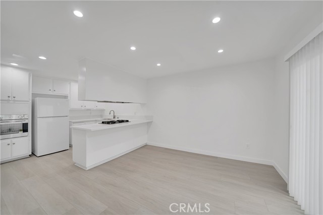 Detail Gallery Image 5 of 18 For 16722 Goldenwest #1,  Huntington Beach,  CA 92647 - 3 Beds | 1/1 Baths