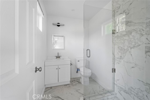 18656 Runnymede Street, Reseda CA: https://media.crmls.org/medias/a1186d16-2915-40bf-8678-80d89e28de42.jpg