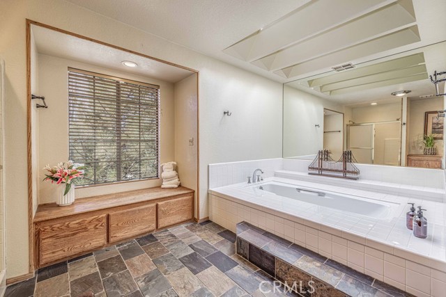 42756 Tannenbaum Platz, Big Bear Lake CA: https://media.crmls.org/medias/a1189ad3-2633-4abf-85a7-6b82f381fb05.jpg