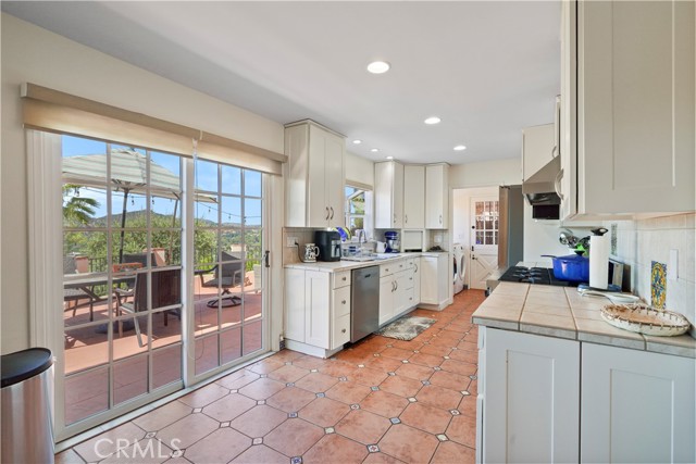 Detail Gallery Image 11 of 60 For 22628 Quinta Rd, Woodland Hills,  CA 91364 - 4 Beds | 2/1 Baths
