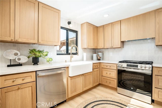 Detail Gallery Image 13 of 36 For 8342 Friesland Dr, Huntington Beach,  CA 92647 - 3 Beds | 2 Baths