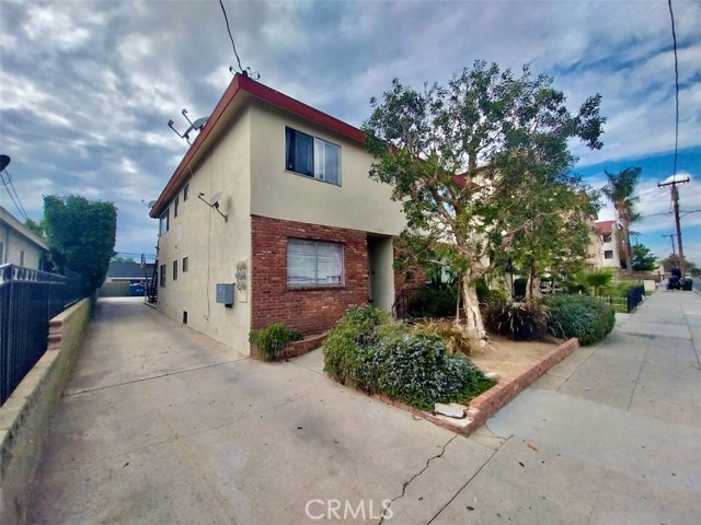 Detail Gallery Image 1 of 13 For 11523 Menlo Ave #E,  Hawthorne,  CA 90250 - 1 Beds | 1 Baths