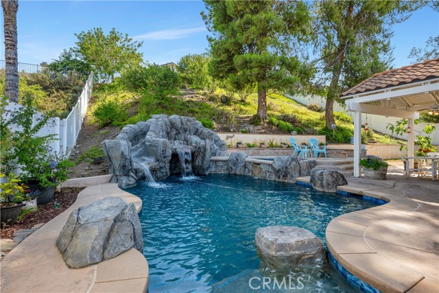 42708 Mountain Shadow Road, Murrieta CA: https://media.crmls.org/medias/a11a9581-93a6-44f6-82c0-989fab3da5da.jpg