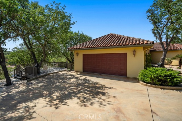 1150 Grassy Hollow Way, Paso Robles CA: https://media.crmls.org/medias/a11aca18-2853-4813-8699-4f270413f186.jpg