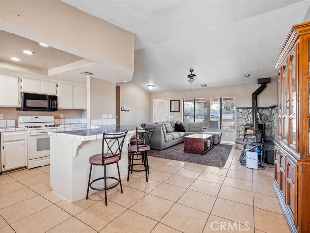 Detail Gallery Image 13 of 31 For 9176 Coleridge Rd, Hesperia,  CA 92344 - 3 Beds | 2 Baths