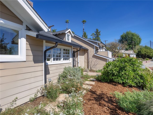 Detail Gallery Image 63 of 72 For 1012 N Sunset Canyon Dr, Burbank,  CA 91504 - 3 Beds | 2 Baths