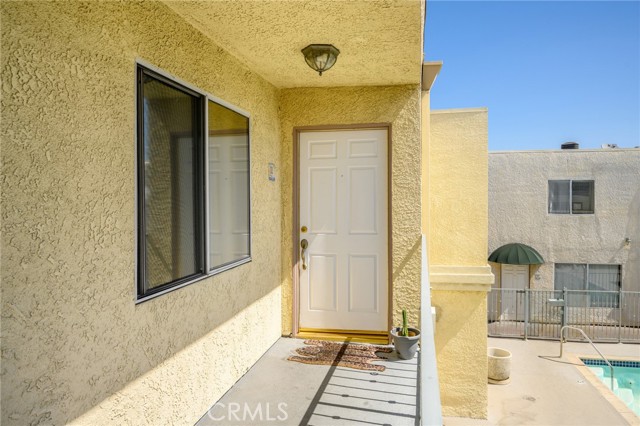 Detail Gallery Image 4 of 20 For 7045 Woodley Ave #212,  Van Nuys,  CA 91406 - 2 Beds | 2 Baths