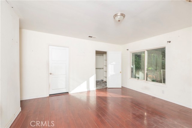 Detail Gallery Image 17 of 34 For 2422 N Forest, Santa Ana,  CA 92706 - 4 Beds | 1 Baths