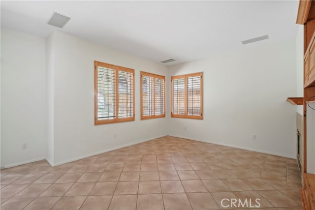 28445 Silverking Trail, Saugus CA: https://media.crmls.org/medias/a11d468f-2110-4edb-a352-997cbbd156b1.jpg