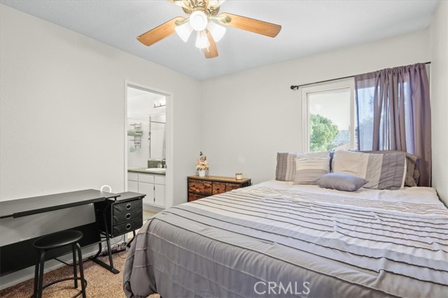 Detail Gallery Image 25 of 70 For 15717 Rosehaven Ln, Canyon Country,  CA 91387 - 3 Beds | 2/1 Baths