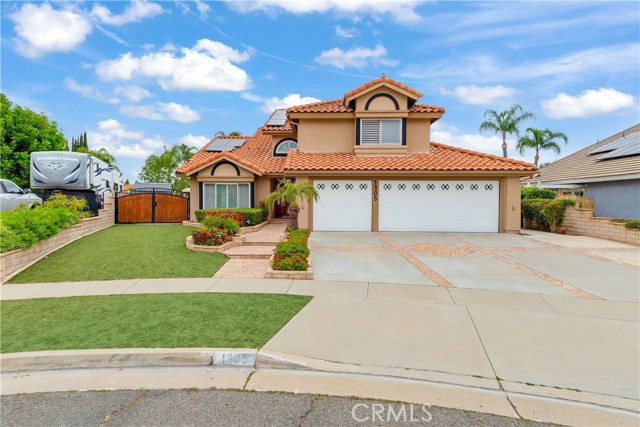 1305 Harvest Circle, Corona CA: https://media.crmls.org/medias/a11e14cf-50a7-4c15-a670-fe29131053d6.jpg