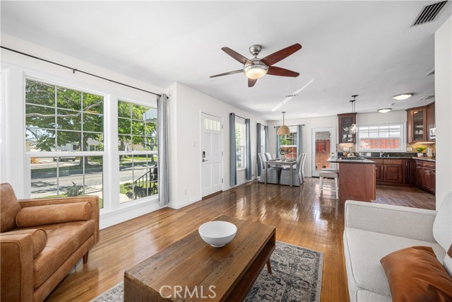 Detail Gallery Image 7 of 55 For 5530 E Mezzanine Way, Long Beach,  CA 90808 - 4 Beds | 3/1 Baths