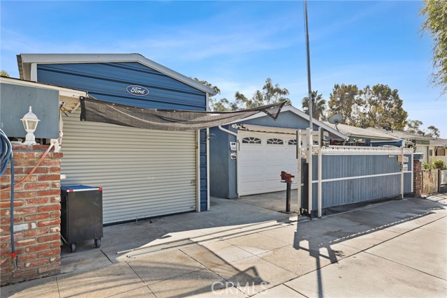 Detail Gallery Image 4 of 30 For 2334 Highbury, Los Angeles,  CA 90032 - 3 Beds | 2 Baths