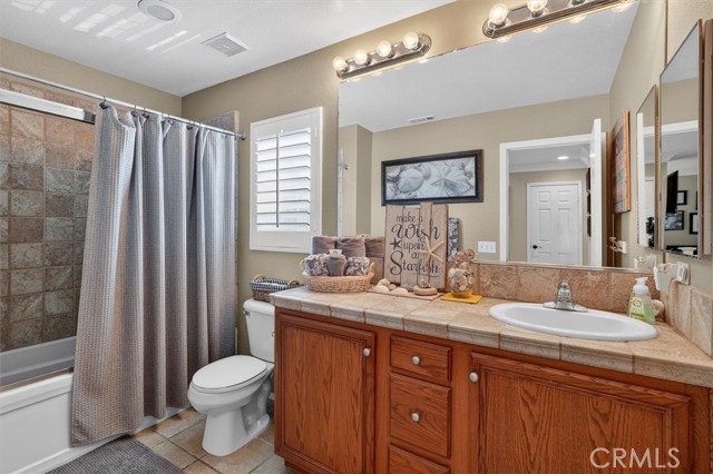 Detail Gallery Image 17 of 49 For 29202 Cowboy Ct, Valencia,  CA 91354 - 3 Beds | 2/1 Baths