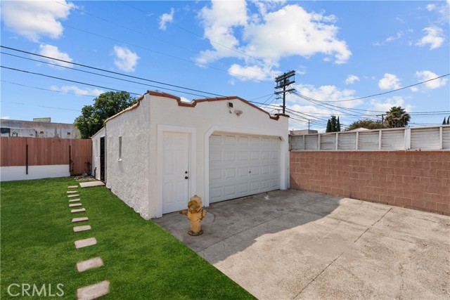 8951 Hobart Boulevard, Los Angeles, California 90047, 3 Bedrooms Bedrooms, ,2 BathroomsBathrooms,Single Family Residence,For Sale,Hobart,SR24140456