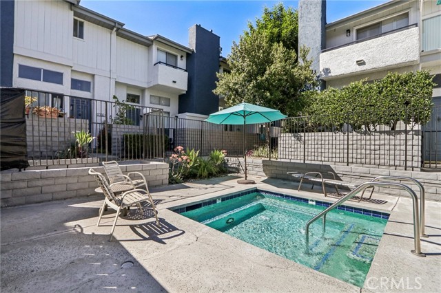 Detail Gallery Image 28 of 37 For 12390 Chandler Bld #J,  Valley Village,  CA 91607 - 3 Beds | 2/1 Baths