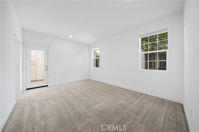 Detail Gallery Image 35 of 47 For 1042 N Anaheim Blvd #2,  Anaheim,  CA 92801 - 4 Beds | 3/1 Baths