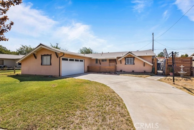 Detail Gallery Image 2 of 10 For 43827 Rimvale Ave, Lancaster,  CA 93534 - 3 Beds | 2 Baths