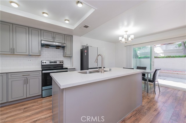 Detail Gallery Image 12 of 29 For 80 Stanford Ct #40,  Irvine,  CA 92612 - 1 Beds | 1 Baths