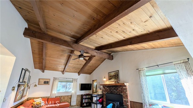 Detail Gallery Image 9 of 39 For 2552 Catalina Dr, Running Springs,  CA 92382 - 3 Beds | 2/1 Baths