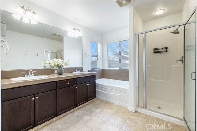 Detail Gallery Image 13 of 28 For 3103 Richert Ave, Clovis,  CA 93619 - 3 Beds | 2/1 Baths