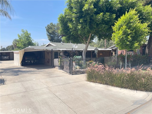 9413 Garfield Street, Riverside CA: https://media.crmls.org/medias/a121a252-c311-4543-bc53-f53020dac3e3.jpg