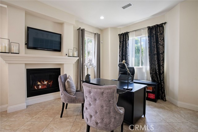 Detail Gallery Image 3 of 32 For 19241 Liam Ln, Tarzana,  CA 91356 - 5 Beds | 4/1 Baths