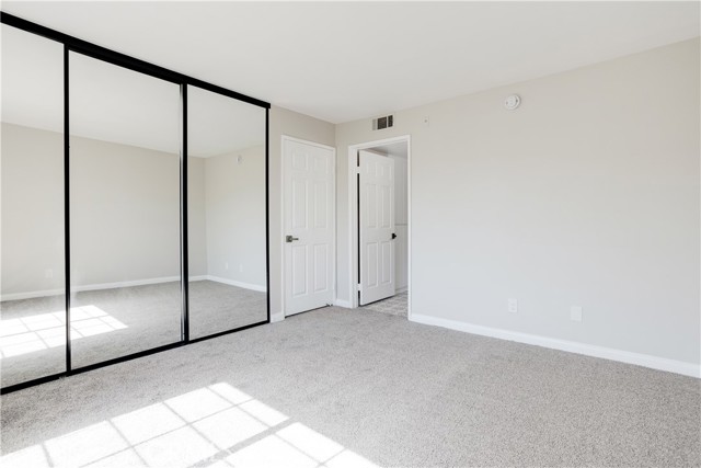 Detail Gallery Image 10 of 24 For 5530 Owensmouth Ave #325,  Woodland Hills,  CA 91367 - 2 Beds | 2 Baths