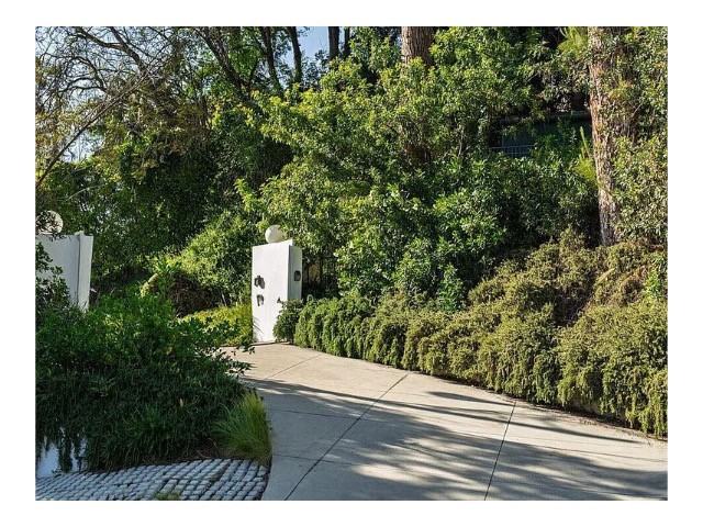 Detail Gallery Image 49 of 53 For 1030 San Rafael Ln, Pasadena,  CA 91105 - 3 Beds | 3 Baths