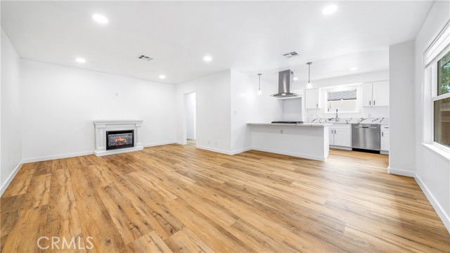 Detail Gallery Image 18 of 30 For 5816 Kester Ave, Sherman Oaks,  CA 91411 - – Beds | – Baths