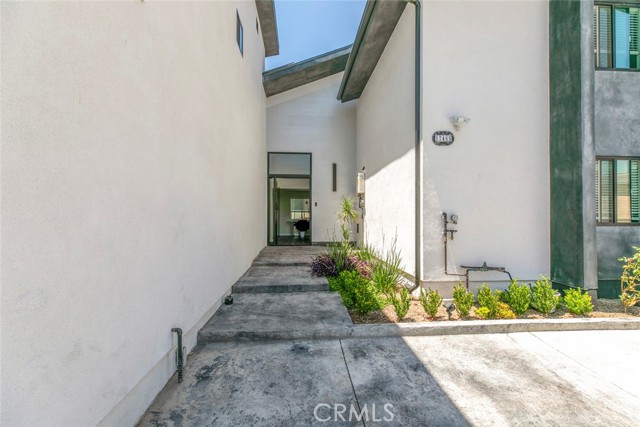 Detail Gallery Image 7 of 38 For 17465 Tuscan Dr, Granada Hills,  CA 91344 - 4 Beds | 3 Baths