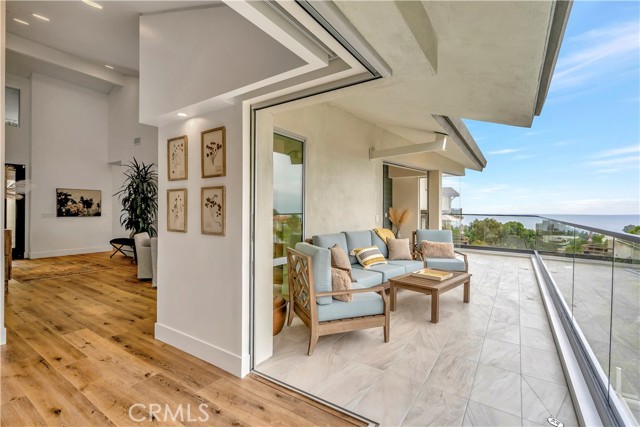 Detail Gallery Image 28 of 68 For 553 Temple Hills Dr, Laguna Beach,  CA 92651 - 5 Beds | 4/1 Baths