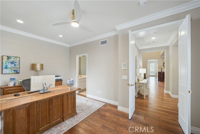 27052 Island Road, Valencia CA: https://media.crmls.org/medias/a1249004-7811-4f70-b2c1-3ebc818a62a5.jpg