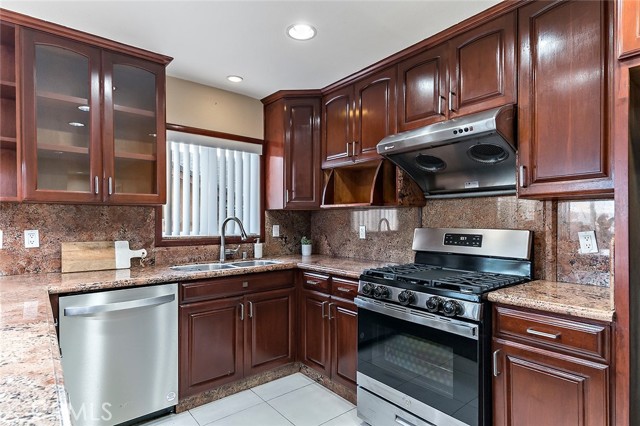 Detail Gallery Image 7 of 38 For 2720 E Melissa St, West Covina,  CA 91792 - 5 Beds | 3 Baths