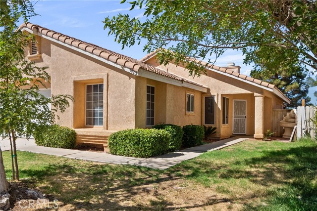 Detail Gallery Image 3 of 27 For 45023 Palo Vista Dr, Lancaster,  CA 93535 - 3 Beds | 2 Baths