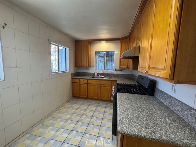 Detail Gallery Image 8 of 30 For 2326 Elmgrove, Los Angeles,  CA 90031 - 7 Beds | 3 Baths